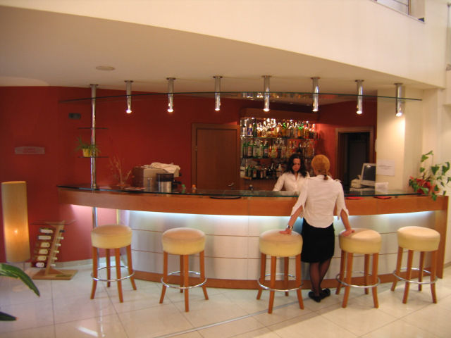 Triada Hotel - Lobby bar