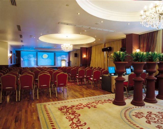 Radisson Blu Grand Hotel - Business - Einrichtungen