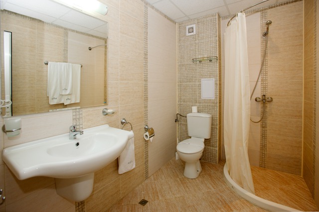 Karlovo Hotel - Double room bathroom