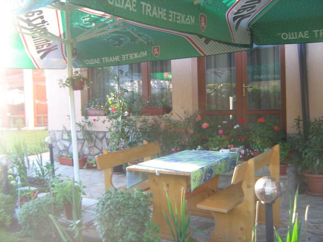 Family Hotel Zdravec - Food and dining