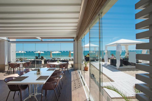 Effect Algara Beach hotel - Food and dining