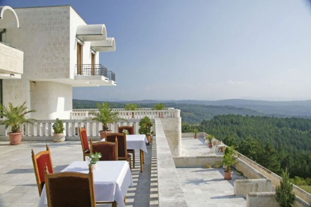 Arbanassi palace hotel - Terrace view