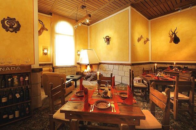 Interhotel Veliko Tarnovo - Food and dining