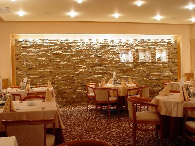 Seven Hills hotel - Food and dining