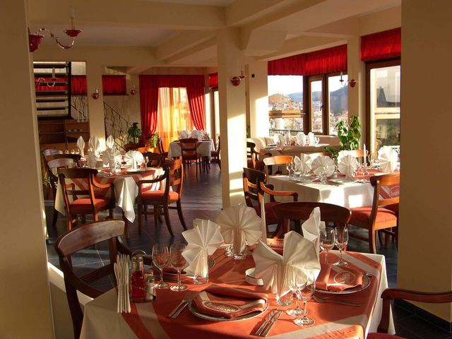 Meridian Hotel Bolyarski - Food and dining