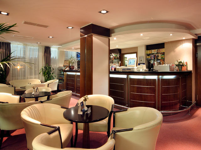 Hotel Central Forum - Lobby bar