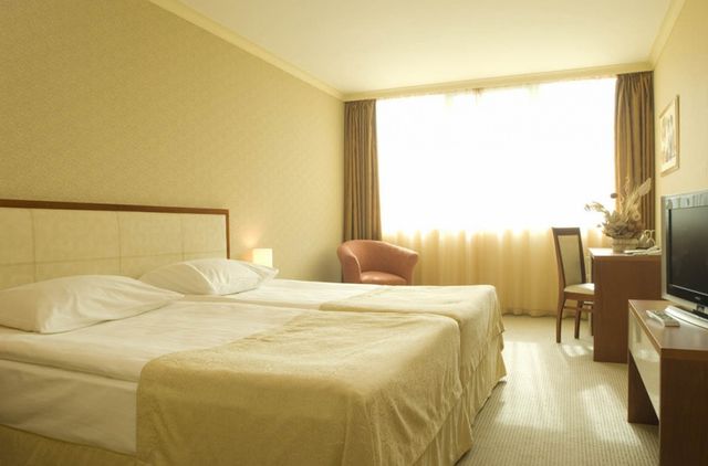 Hill Hotel - single room luxury
