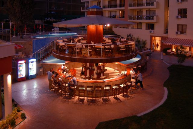 Vigo hotel - Pool bar
