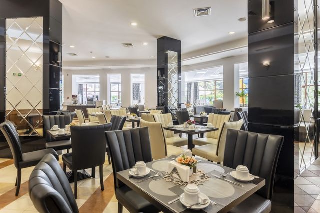 Prestige Hotel and Aquapark - Food and dining