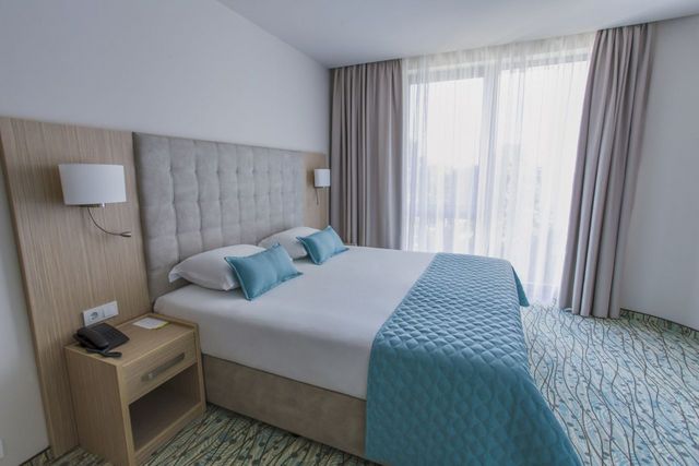 Astoria Hotel - Family room (3 regular beds)