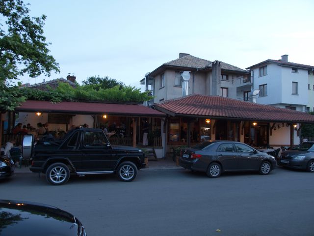 Emberli Apart Hotel - Restaurants in Lozenets