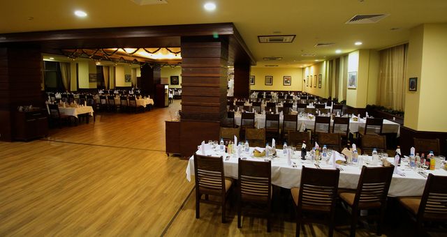 Kalina Palace Hotel - Food and dining