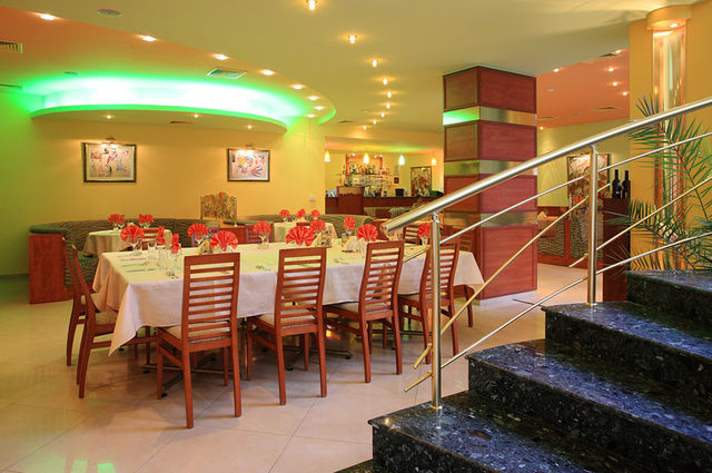 Hotel-restaurant Elegance - Food and dining
