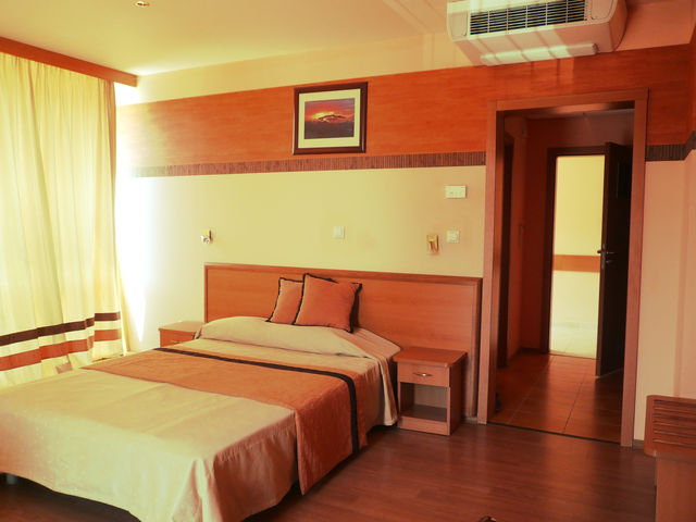 Impala Hotel - SGL room