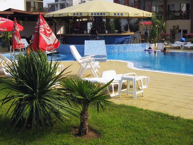 Sunny Hotel - Swimming pool