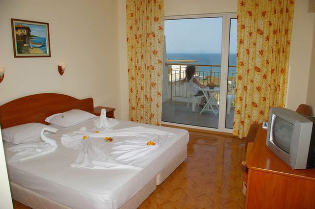 Sunny Hotel - Room