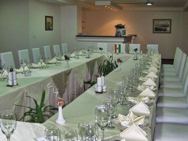 Sarafovo Plazza hotel - Food and dining