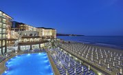 Sol Luna Bay