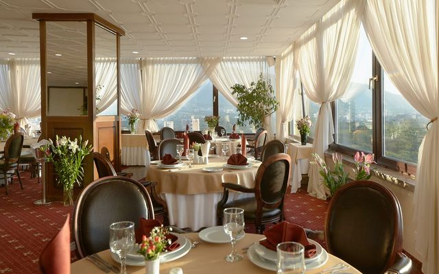 Park Hotel Moskva - Food and dining