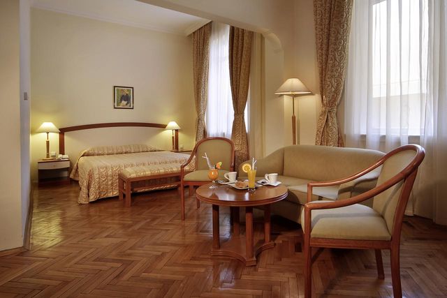 Ramada Plovdiv Trimontium - Room lux with Whirlpool bath