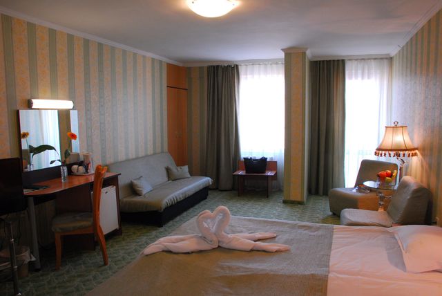 Noviz Hotel - Dreibettzimmer