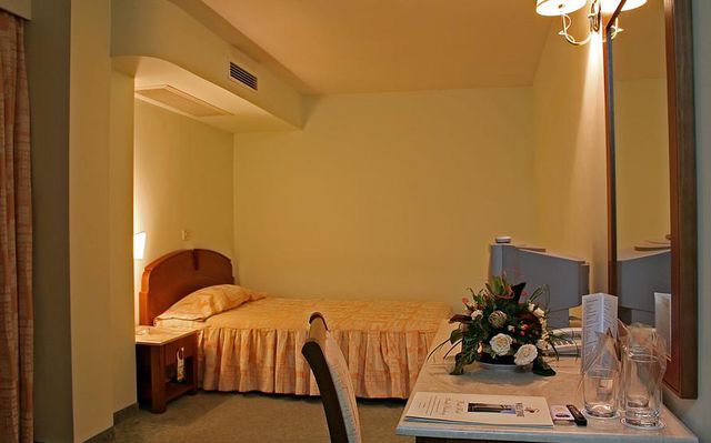 Sankt Peterburg Hotel - single room