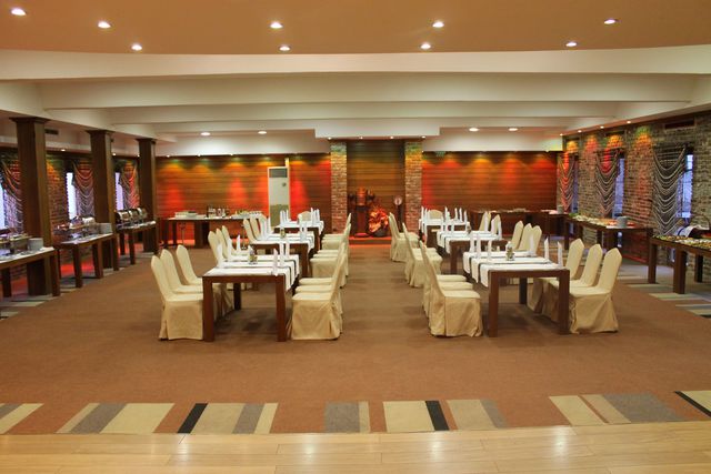 Bulgaria Hotel - Food and dining