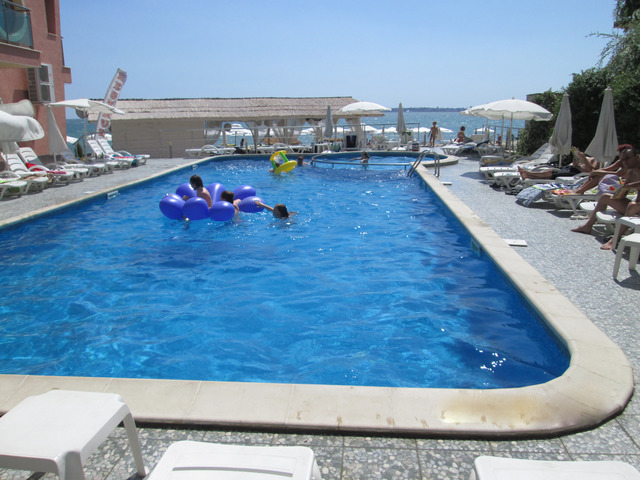 Sunny Bay Aparthotel - Swimming pool