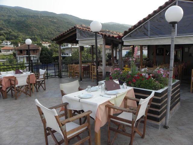 Hotel Alexiou - Food and dining