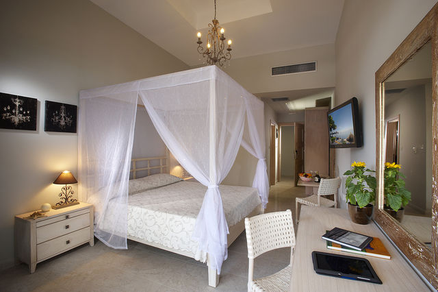 Portes Beach Hotel - double/triple standard room