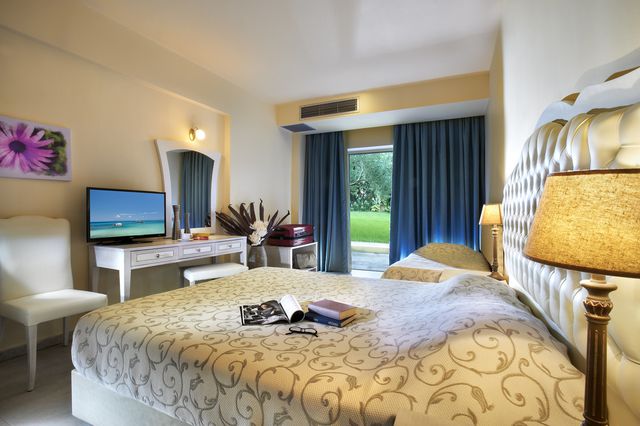 Portes Beach Hotel - double/triple standard room