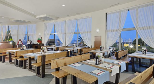 Sol Luna Bay Resort Apart Building - Food and dining