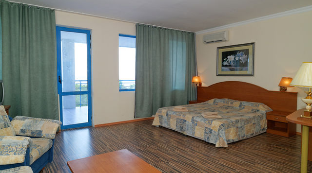Iceberg hotel Balchik - Junior suite sea view