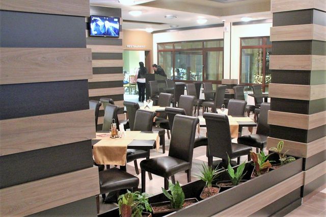 Borovets Green Hotel - Food and dining