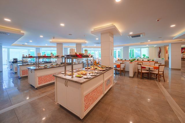 Suneo Serenity Bay Hotel - Food and dining