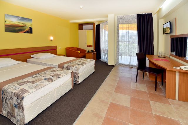 Mimosa Sunshine Hotel - Doppelzimmer mit Parkblick