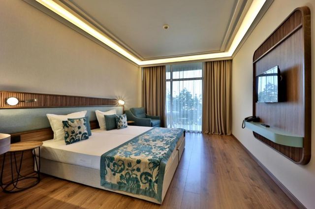 Kristal Hotel - double deluxe room (renovated rooms)