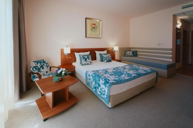 Kristal Hotel - triple room 3 single regular beds - 3 adults