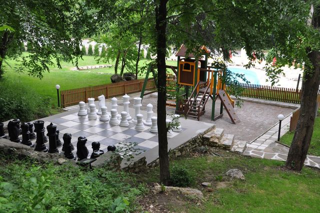 Gradina Hotel - Playground and chess