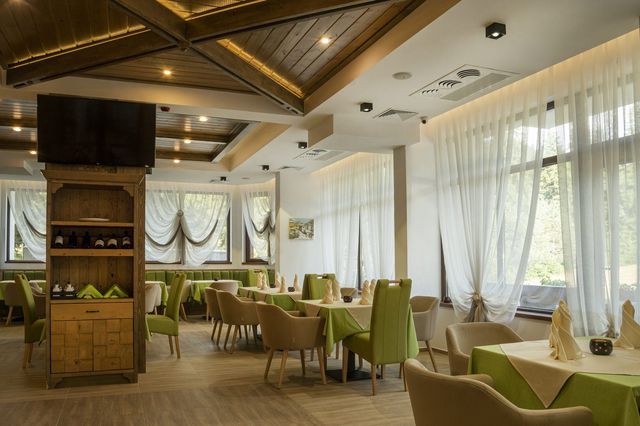 Niken Hotel - Food and dining