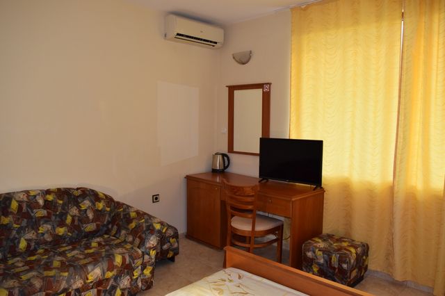 Chris Family Hotel - double/twin room