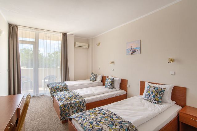 Royal Marina Beach aparthotel - Dreibettzimmer