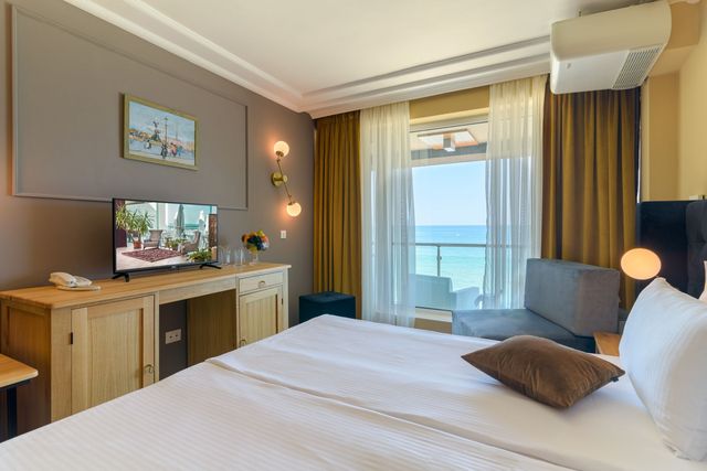 Marina Hotel - Dbl sea view room