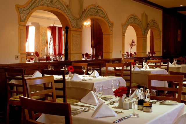 Kempinski Grand Arena Hotel - Food and dining