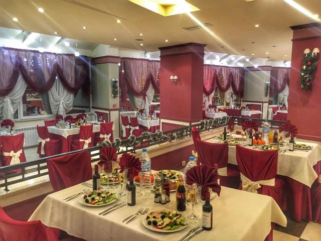 Troyan Plaza - Food and dining