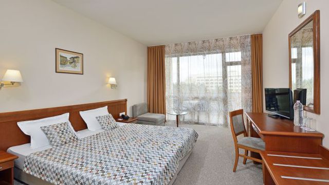 Sol Nessebar Bay Hotel - Doppelzimmer mit Parkblick