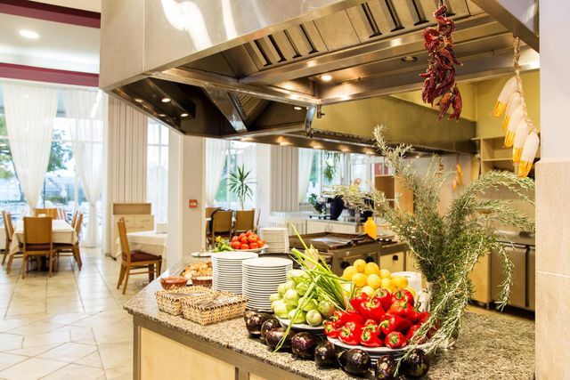 Festa Panorama Hotel - Alimenta�ie