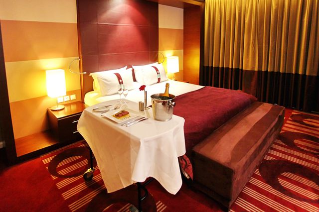 Holiday Inn hotel - double/twin room luxury