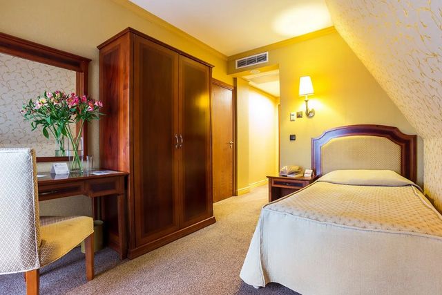 Romance Hotel and Family Suites - Single room
