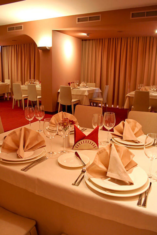 Salt Palace Hotel - Restaurant